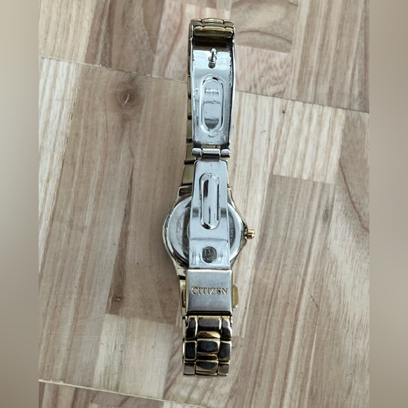 Citizen Eco-Drive Ladies Watch Genuine Diamonds Pearl Dial Gold Tone Bracelet - Picture 12 of 15